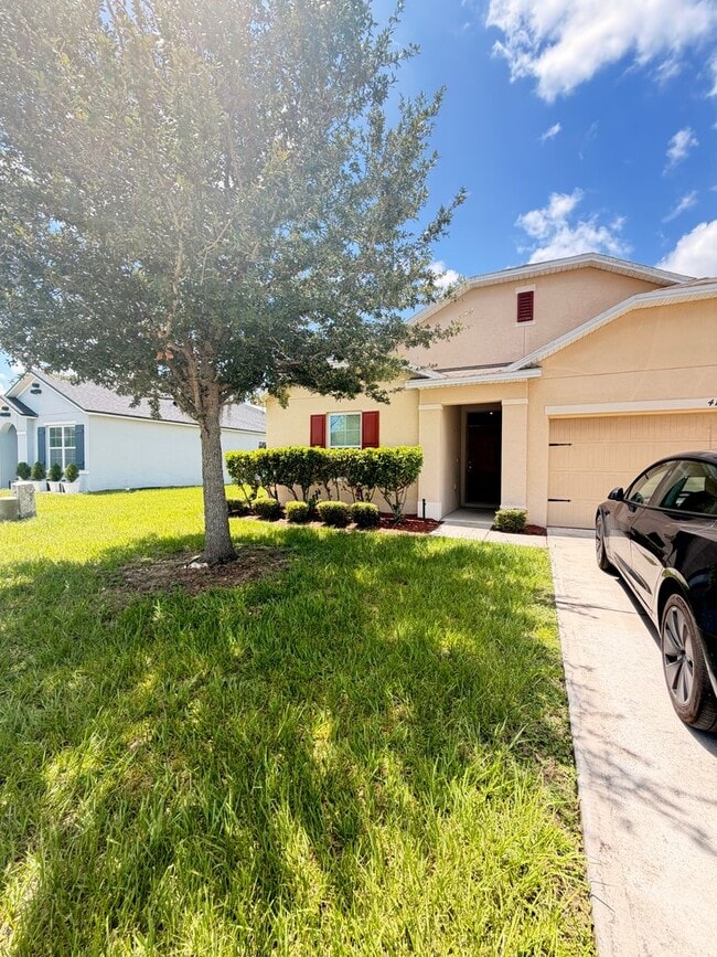 Building Photo - 4 Bedroom, 2 bathroom, spacious home in Winter Haven ...