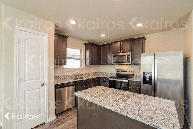 Photo - 1004 NW 6th St
