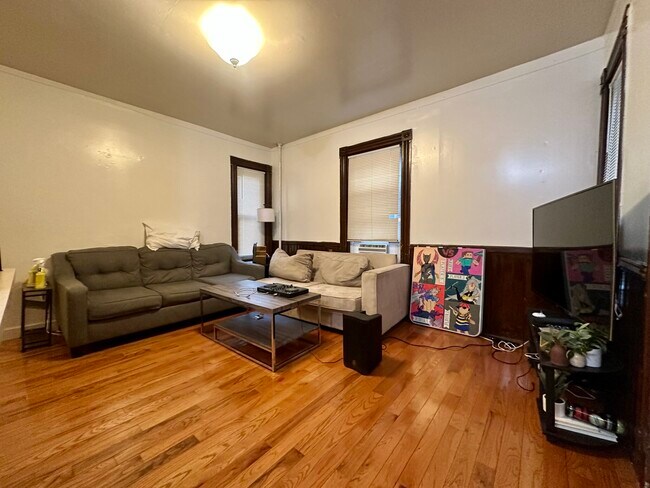 Photo - 30 Ashford St Unit 1