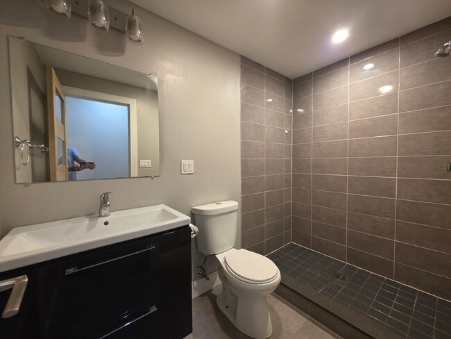 Photo - 407 Dudley St Unit 4