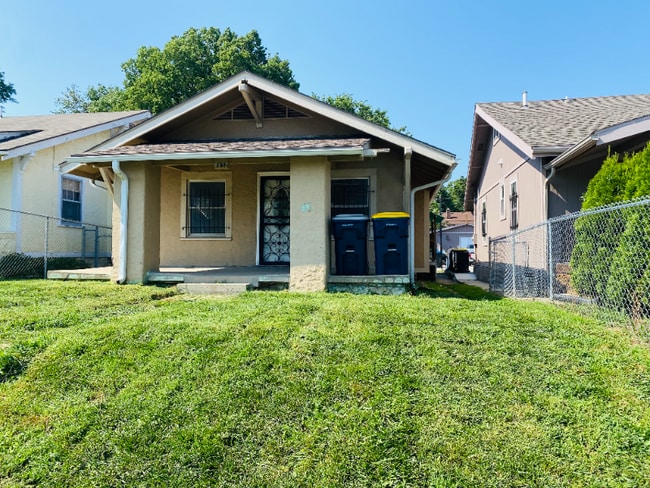 Building Photo - 2632 E 9th St Rental