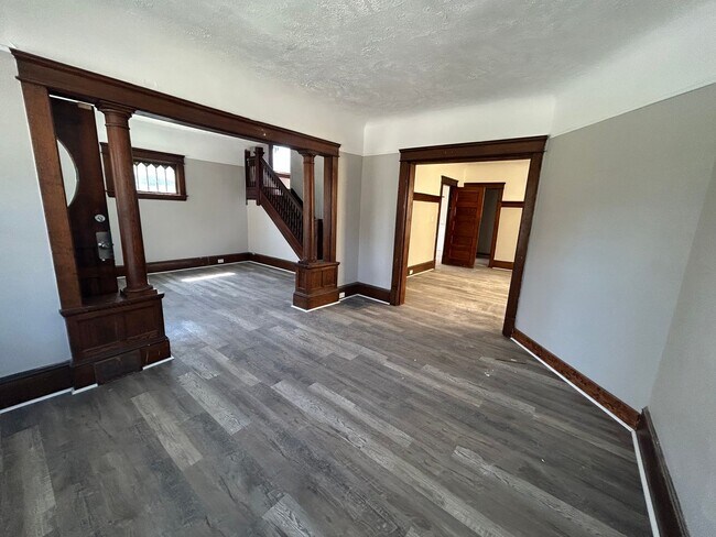 Photo - SECTION 8 and EDEN Accepted! Spacious with...