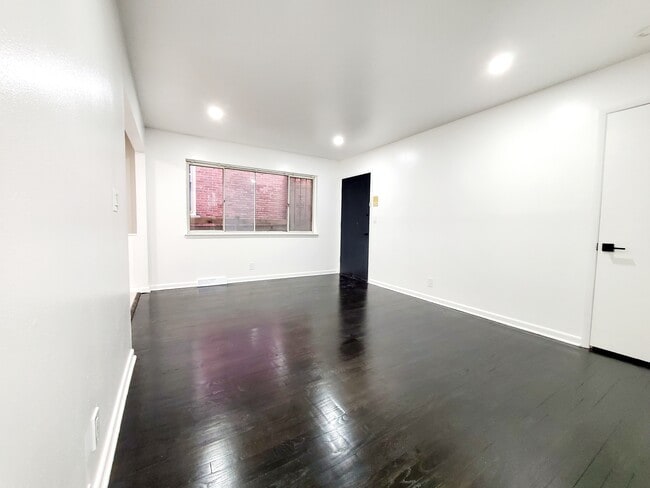 Photo - 2209 E Park Pl