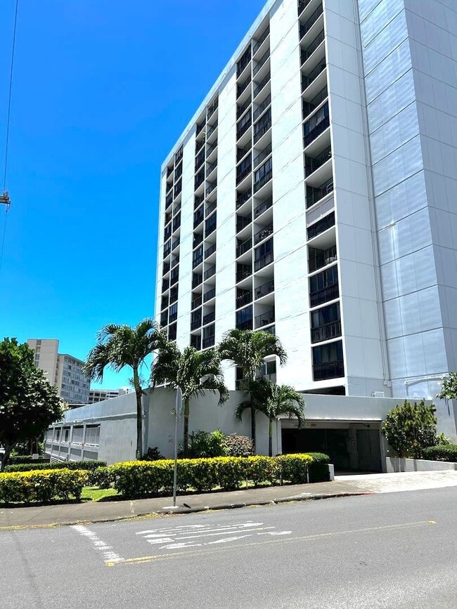 Building Photo - 1541 Dominis St Unit 1702