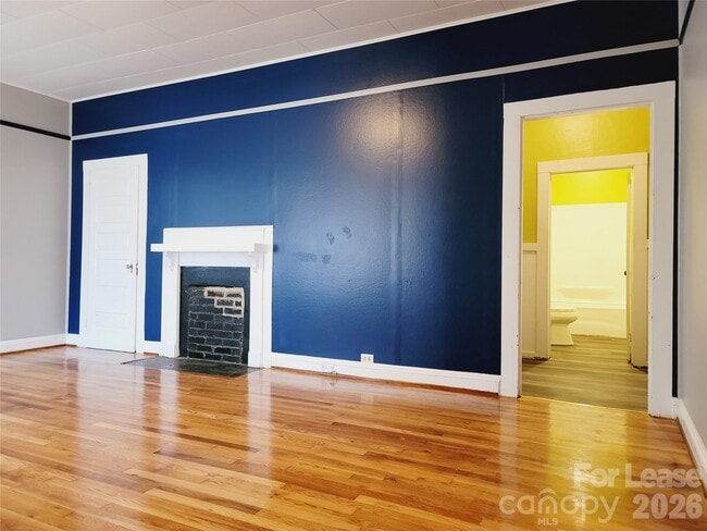 Photo - 105 N Liberty St