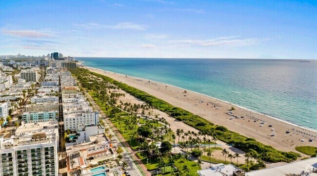 Building Photo - 240 Collins Ave Unit 5C Rental
