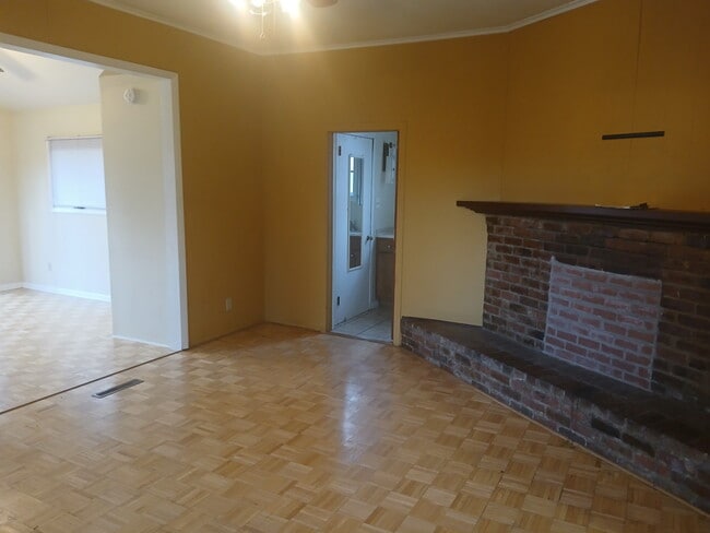 Photo - 178 Chestnut Walk Dr