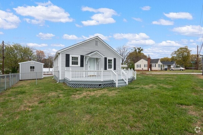 Building Photo - 2 Bedroom 1 Bath Within Walking Distance t... Rental
