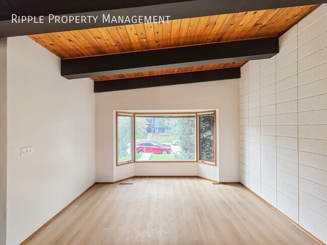 Photo - CLASSIC BRIGHT 2 BEDS, 1 BATH DUPLEX UPPER UNIT | DOUBLE ATTACHED GARAGE | AC AVAILABLE