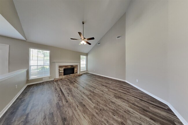 Photo - 4919 Cotter Lake Dr