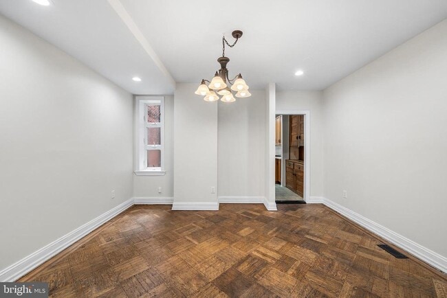 Photo - 619 S 42nd St