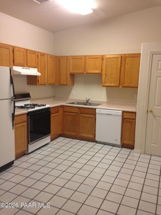 Photo - 6144 N Rockland Dr Unit B