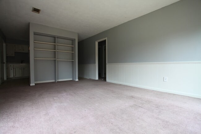 Photo - 2bed/1.5 bath on Pride Avenue Available for August 2026!