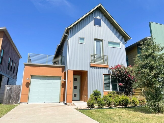 Building Photo - Modern 3 Bedroom /3 Bathroom at Trinity Cr... Rental