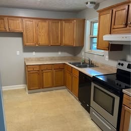 Building Photo - 1267 Rosewood Dr NE