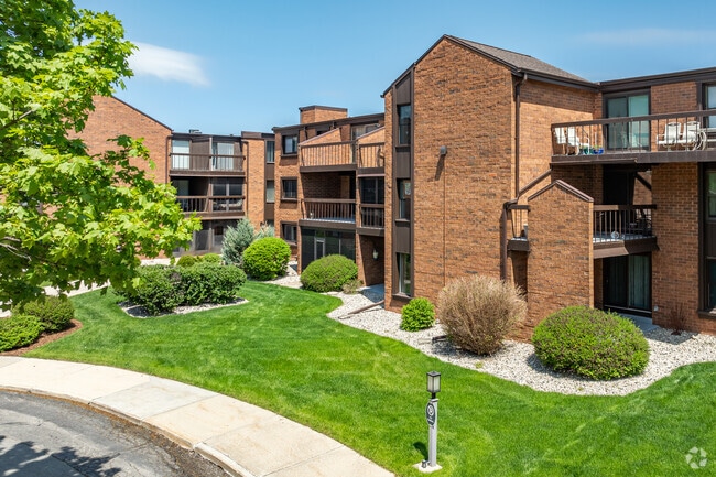 Cloisters of Greenfield - Cloisters of Greenfield Apartments