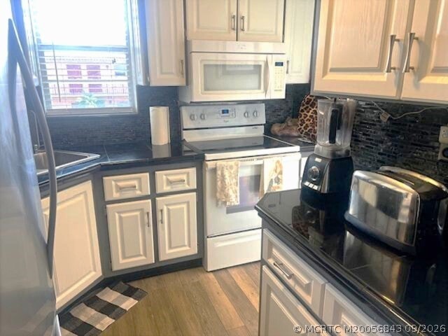 1943 SW Palm City Rd Unit 22F