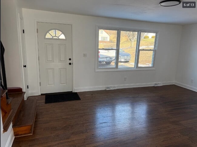 Photo - 136-138 Meeker Rd Unidad LEFT