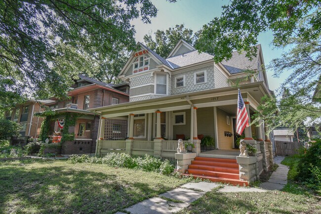 Photo - 1717 D St Unit 1