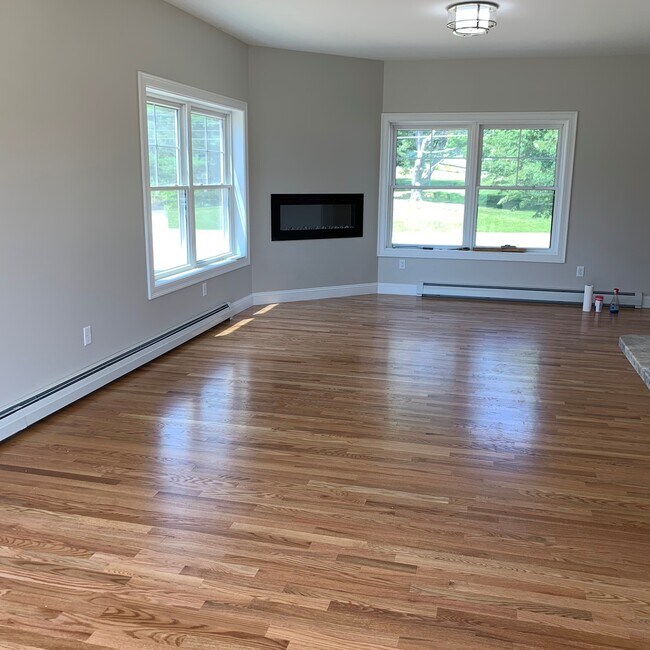 Photo - 163 Middle Rd
