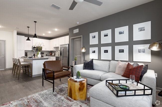 2BR, 2BA - 1070SF