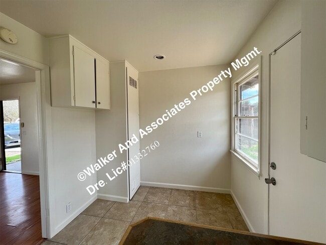 Photo - 330 Siler Ln