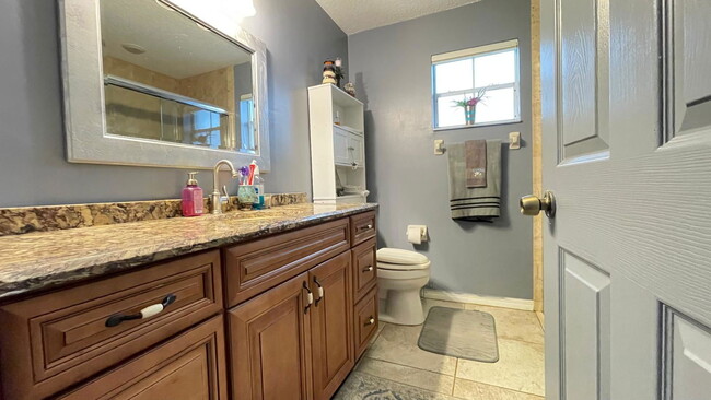 Building Photo - 443 SW Fairway Lake Rental