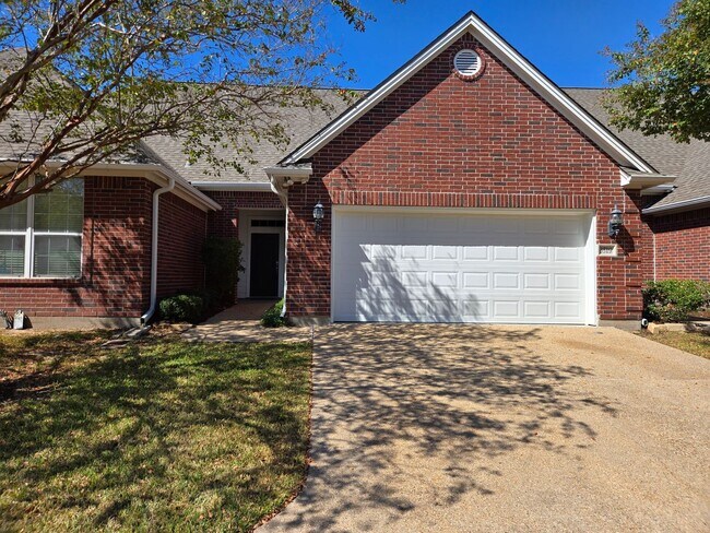 Photo - College Station -3 bedroom/ 2.5 bath - 2 s...