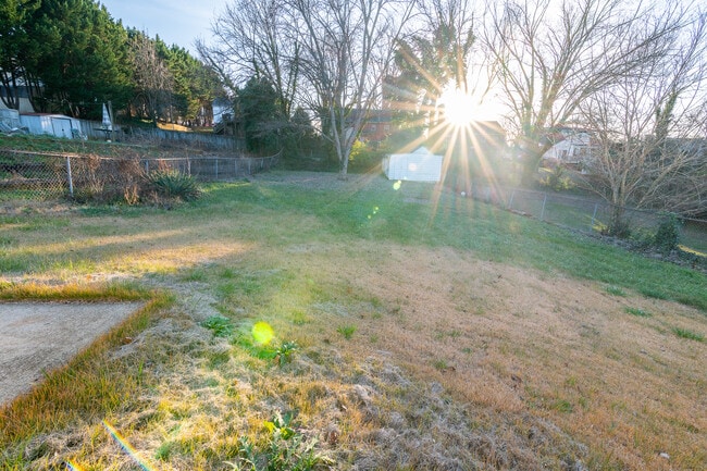 Photo - 1145 Lindsay St