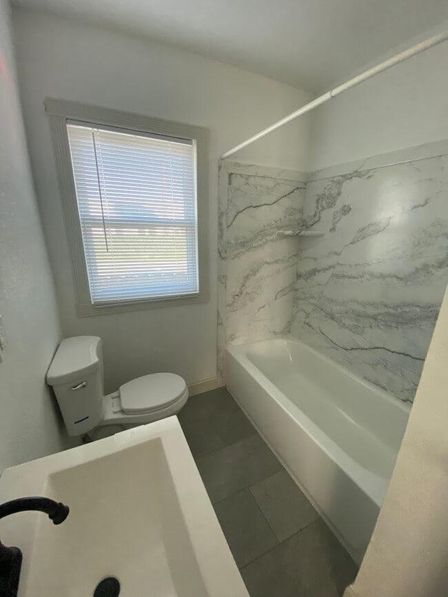 Photo - 1930 Marin St