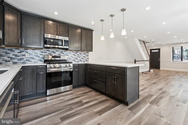 Photo - 534 Benner St