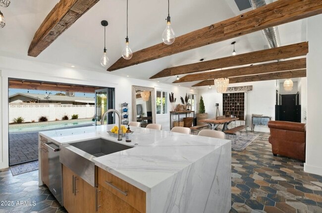 Photo - 1152 E Malibu Dr