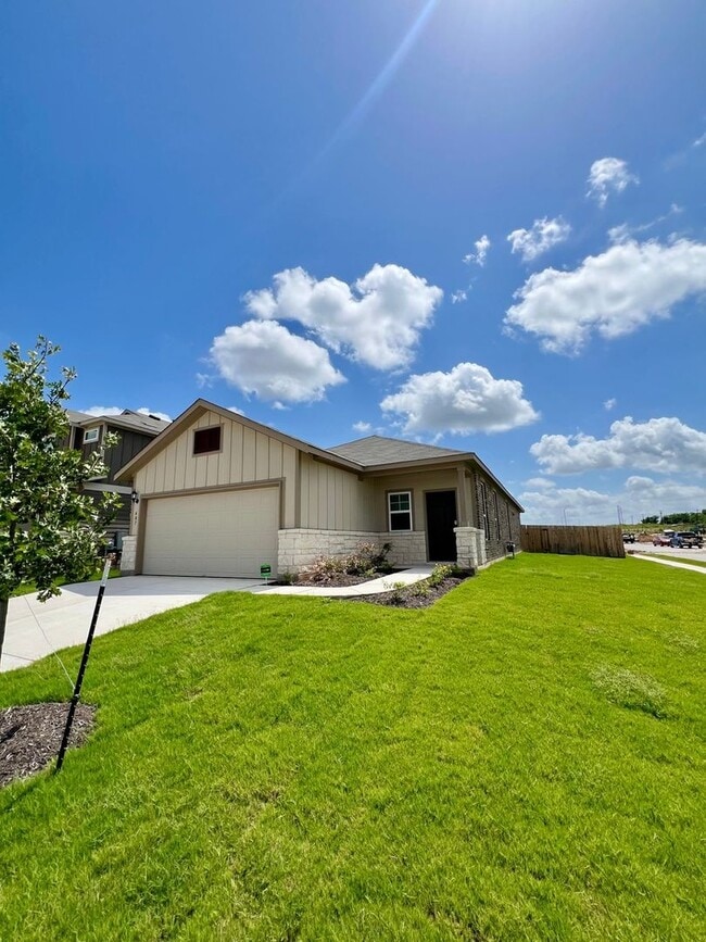 Charming 3BR 2BA House in Buda - Charming 3BR 2BA House in Buda