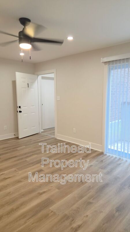 Photo - 1107 W 40th St