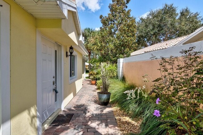 Photo - 4969 Corsica Square