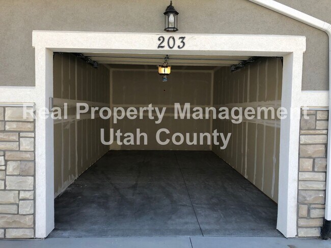 Photo - New Lower Price! Saratoga Springs Condo Unidad F203