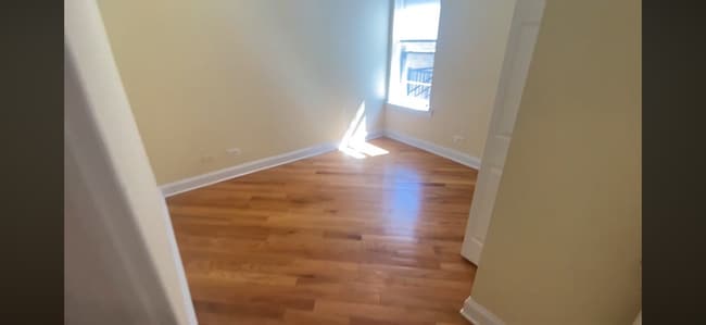 Photo - 6947 N Oakley Ave Unit 1