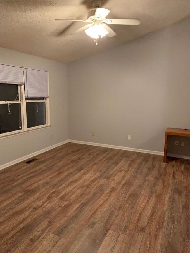 Building Photo - Kittrell Duplex 3 Unit 130 Chappell Lane