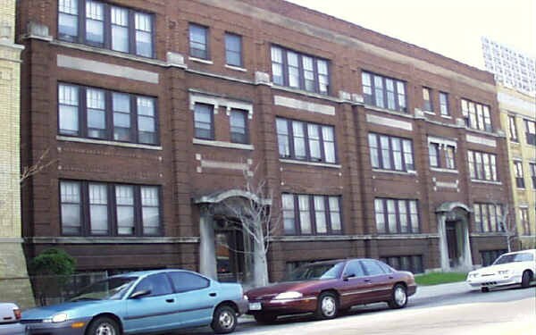 Photo - 827-835 W Lawrence Ave