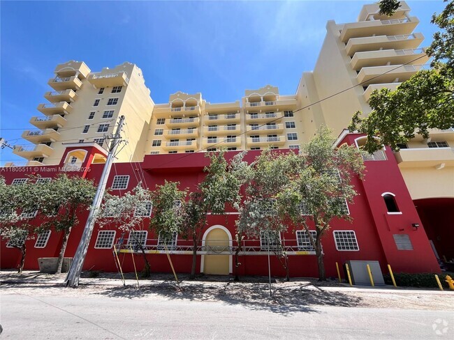 Building Photo - 215 SW 42nd Ave Unit 708 Rental
