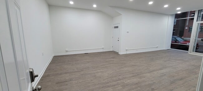 Photo - 2911 W Belmont Ave