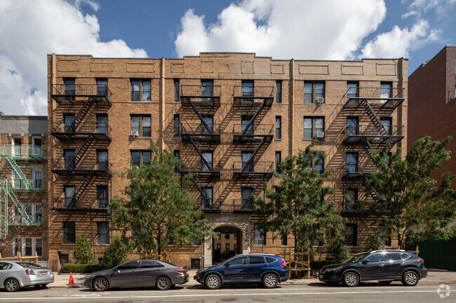 25-21 31 Avenue