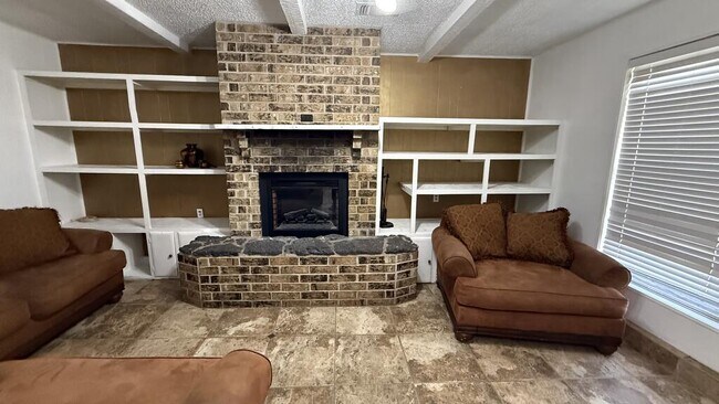 Photo - 1840 E 49th St