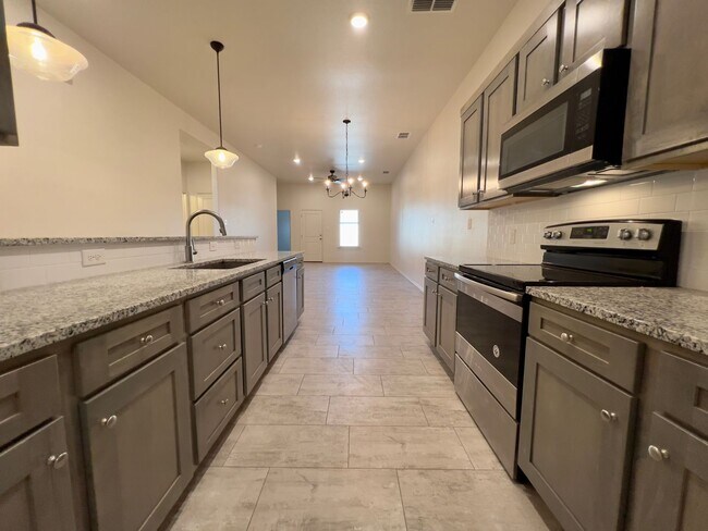 Photo - Beautiful 2-Bedroom Townhome in Frenship ISD