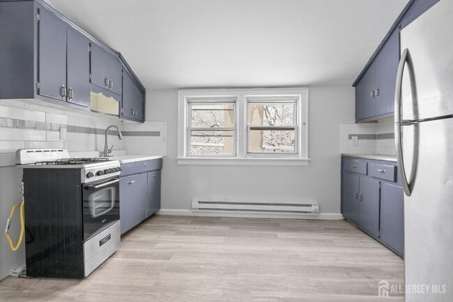 Building Photo - 211 N 13th St Unit 3