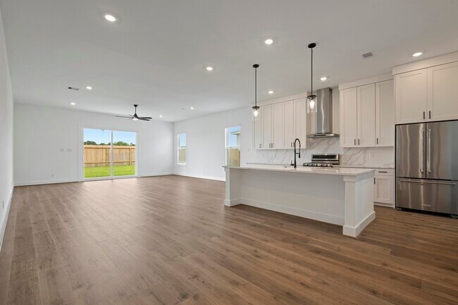Photo - 1808 Drover Ln