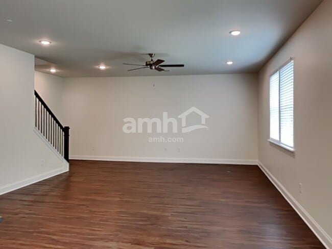 Photo - 215 Pecan Dr