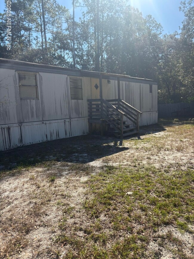 Building Photo - 119 Davis St