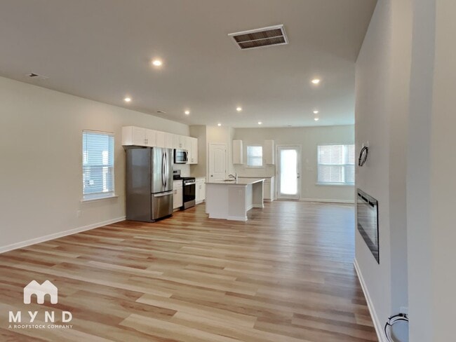 Photo - 9122 Ramsford Rd