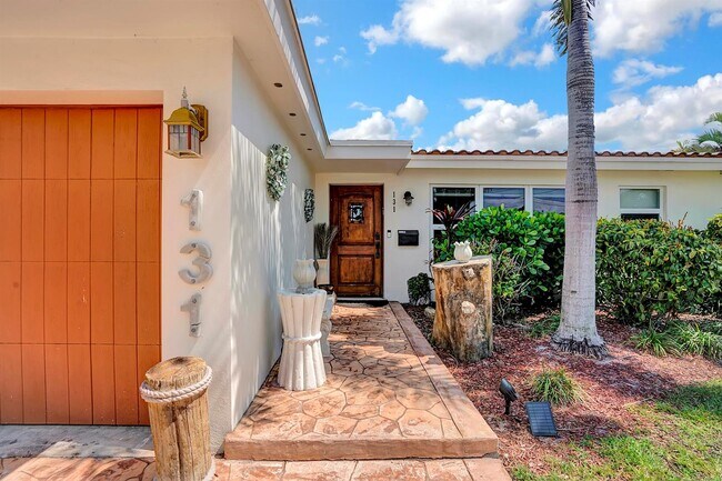 Photo - 131 SE 13th St